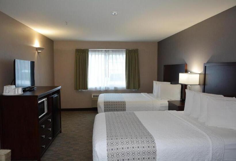 Номер Deluxe, Fairbridge Inn & Suites Dupont