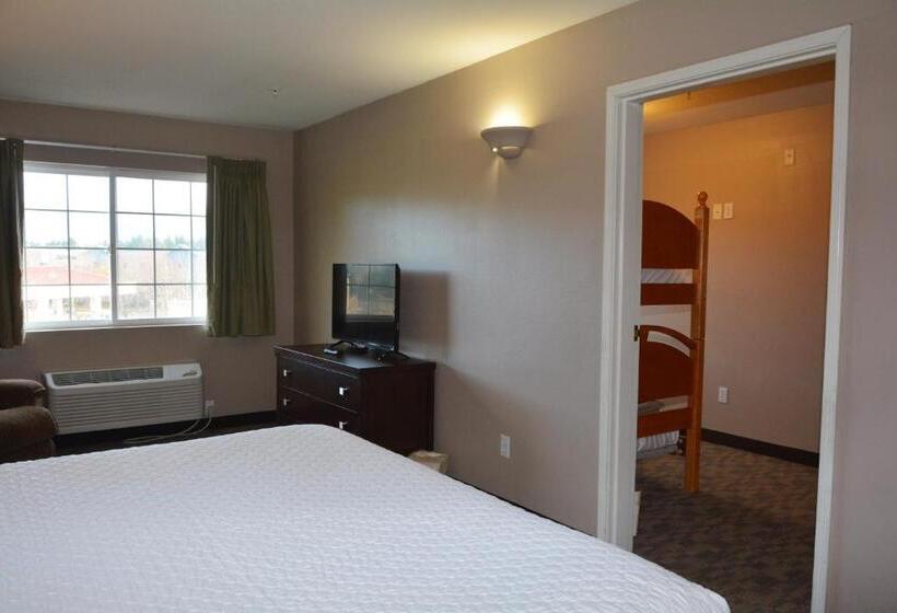 Family Suite, Fairbridge Inn & Suites Dupont
