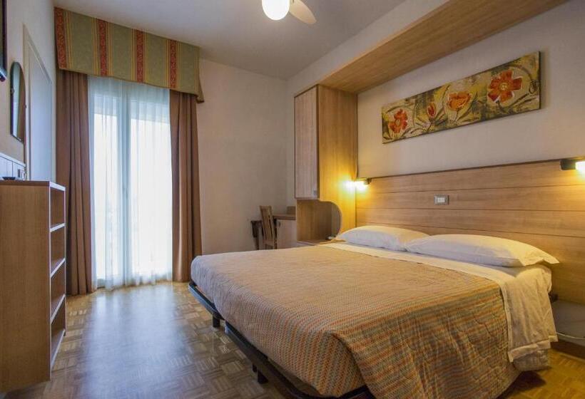 Номер Стандарт, The Donatello Hotel Cesenatico