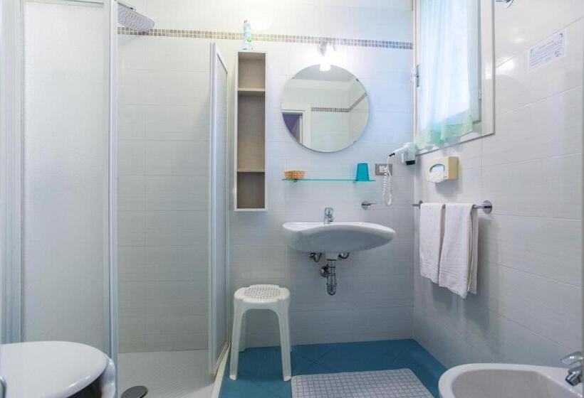 Номер Стандарт Трехместный, The Donatello Hotel Cesenatico