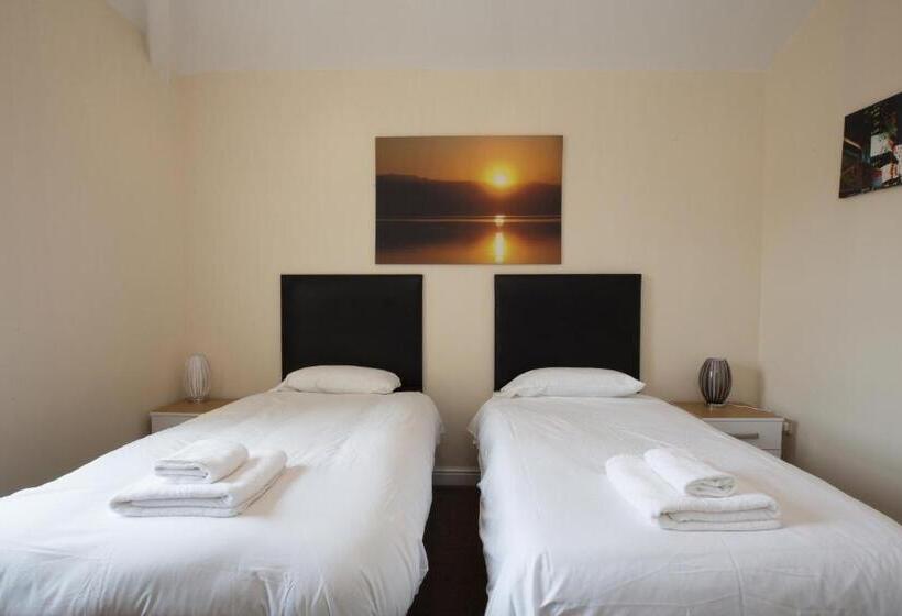 Номер Стандарт, Grosvenor Hotel Rugby