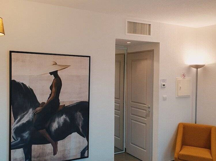 Номер Стандарт, Patio De Violette