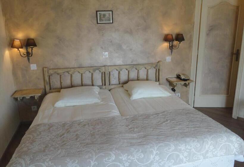Номер Deluxe с Балконом, Logis Hotel Restaurant Planes