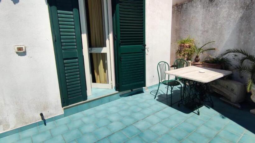 Quarto Estandar Vista Jardim, Palazzo Ricordi