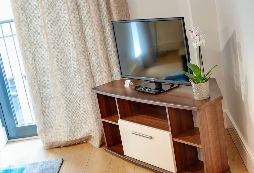 Апартаменты 2 Спальни, Base Serviced Apartments   Cumberland Apartments