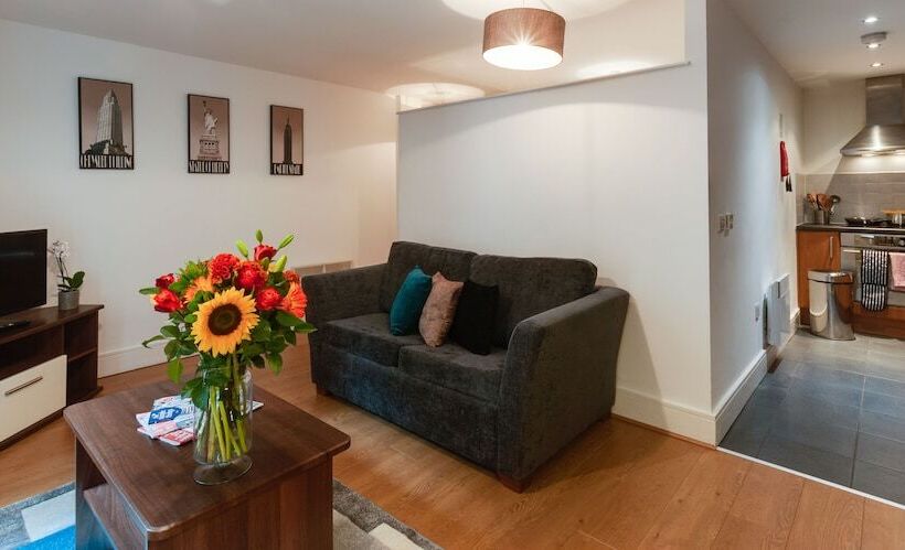 Апартаменты 2 Спальни, Base Serviced Apartments   Cumberland Apartments