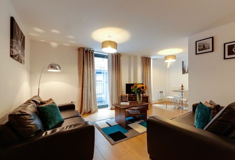Апартаменты 1 Спальня, Base Serviced Apartments   Cumberland Apartments