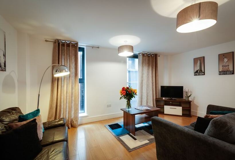 Апартаменты 2 Спальни, Base Serviced Apartments   Cumberland Apartments