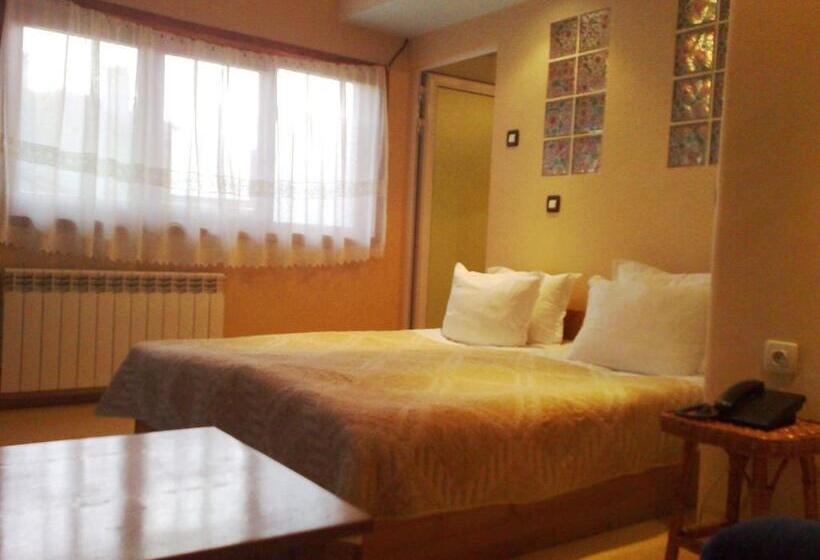 Номер Economy, Family Hotel Sonata