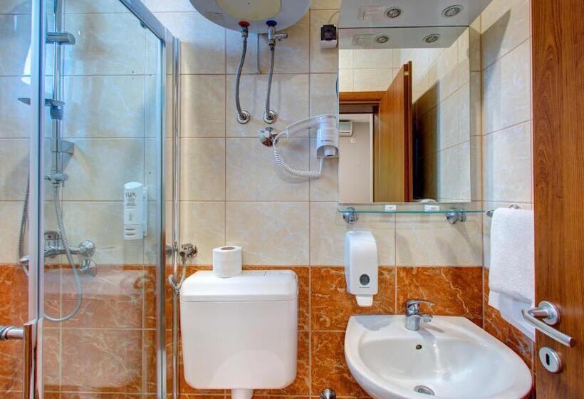 اتاق استاندارد, Pansion Villa Nur