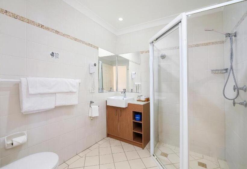 Студио Стандарт с Балконом, Terrigal Sails Serviced Apartments
