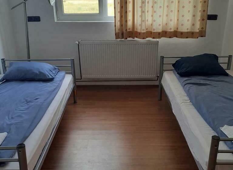 غرفة إقتصادية رباعية, Electric Hostel