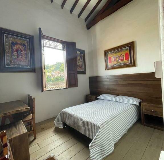 스탠다드 룸, Hostal Bomarzo