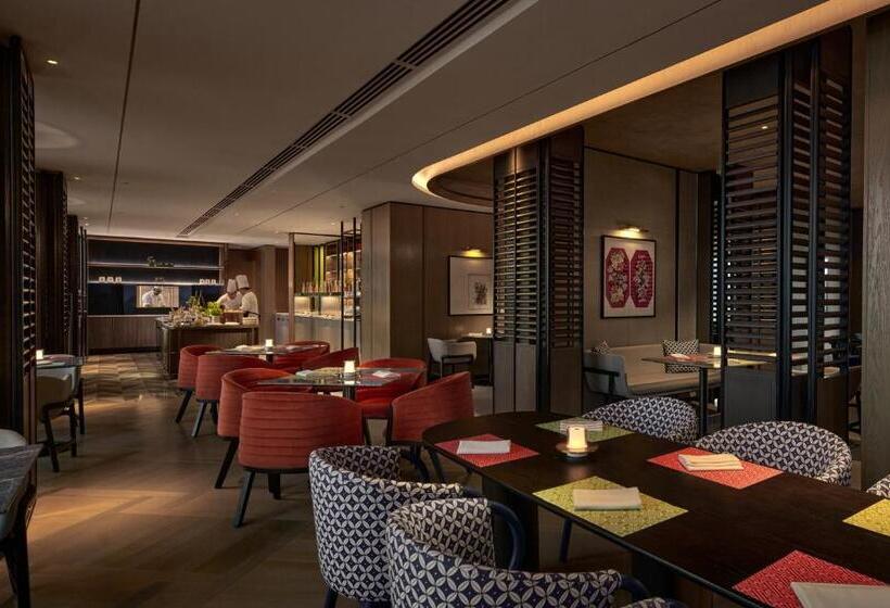 Номер Deluxe Кровать Кинг, Amari Spice Penang