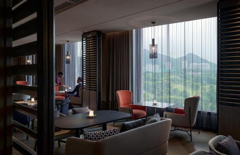 Люкс, Amari Spice Penang
