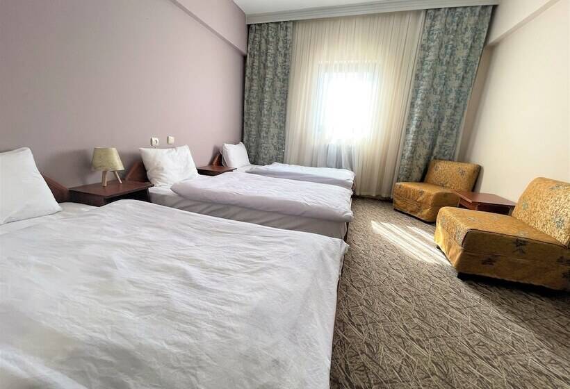 Номер Стандарт Трехместный, Karbeyaz Hotel & Resort