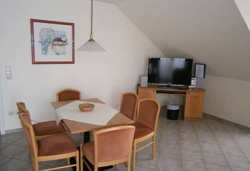 발코니가 있는 2 베드룸 아파트, Apartmenthaus Binzer Sterne