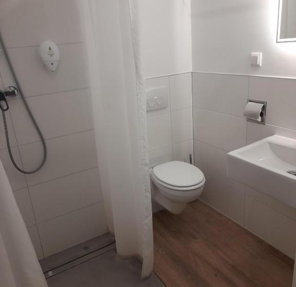 Номер Стандарт Трехместный, T3 Budget Berlin Hennigsdorf
