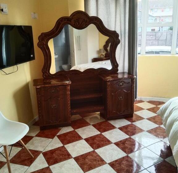 Quarto Triplo Estandar, Jacmo Guest House