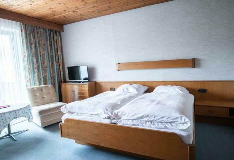 Номер Стандарт с Балконом, Landhotel Jägerhof