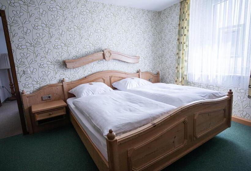 Номер Стандарт с Балконом, Landhotel Jägerhof