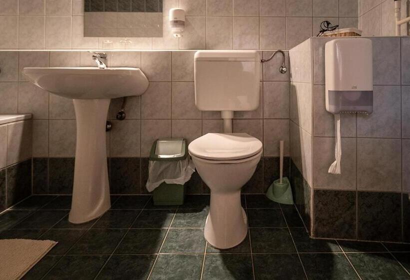 آپارتمان 1 خوابه, Il Gallo Nero   Fekete Kakas étterem és Panzió