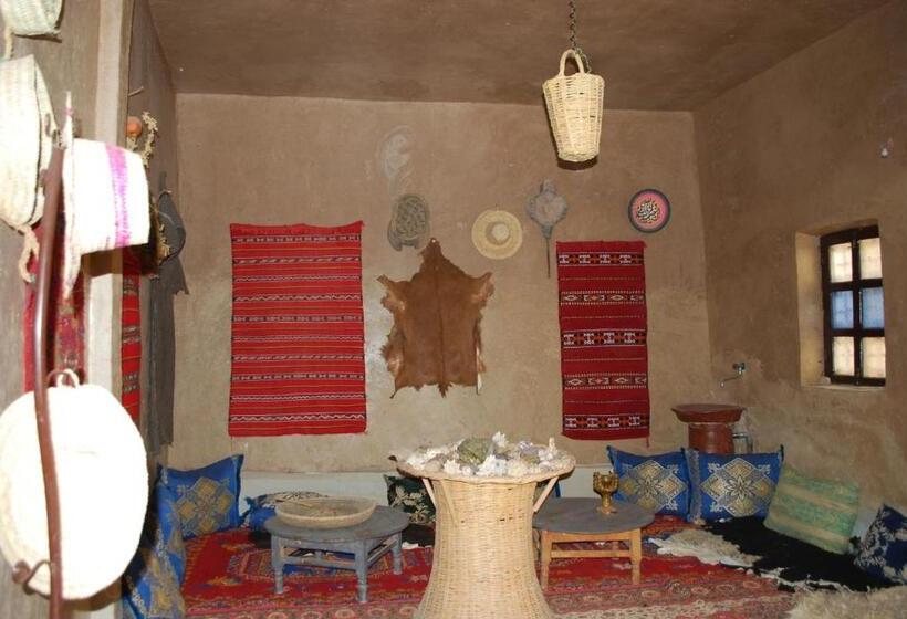 חדר סטנדרט לשלושה, Kasbah Dar Dmana