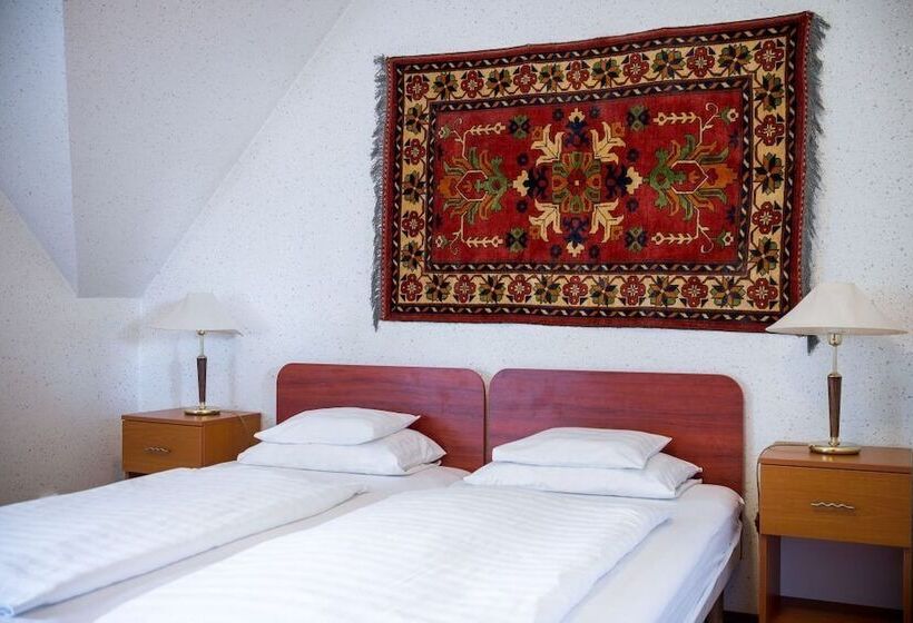 Семейный Номер, Wellness Hotel Szindbád