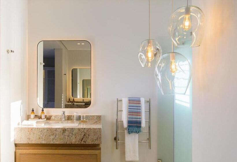 سوئیت با تخت بزرگ, Sala Beach House