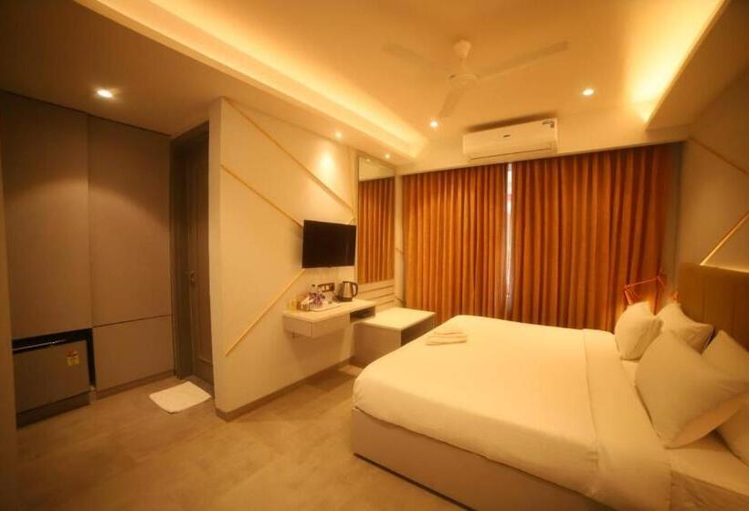带大床的高级房间, Waltair Abode