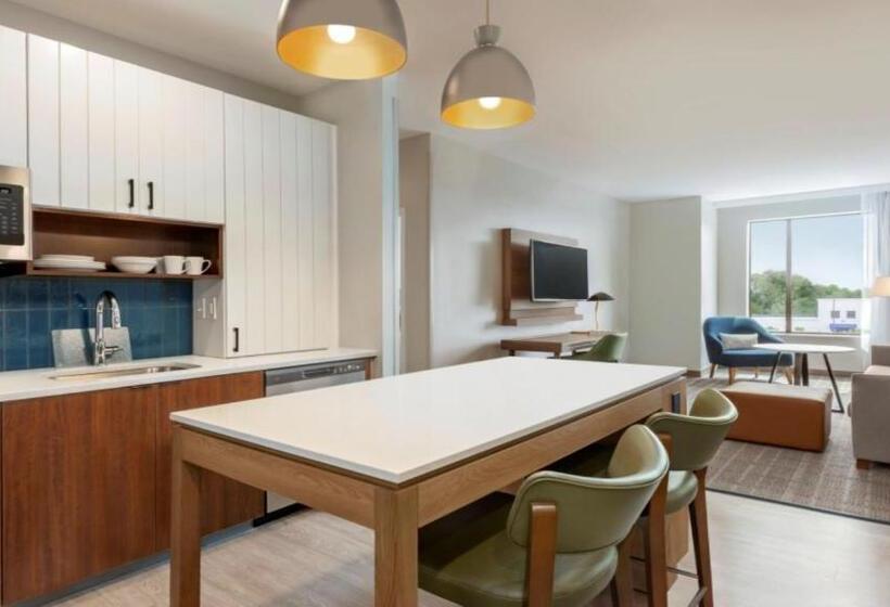 Люкс, Staybridge Suites   Lexington S Medical Ctr Area, An Ihg