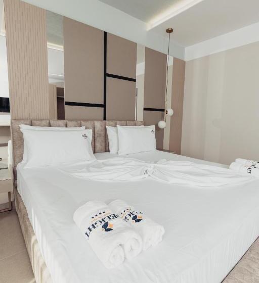Полулюкс, Delight Hotel & Spa
