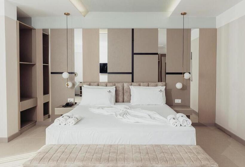 Полулюкс, Delight Hotel & Spa
