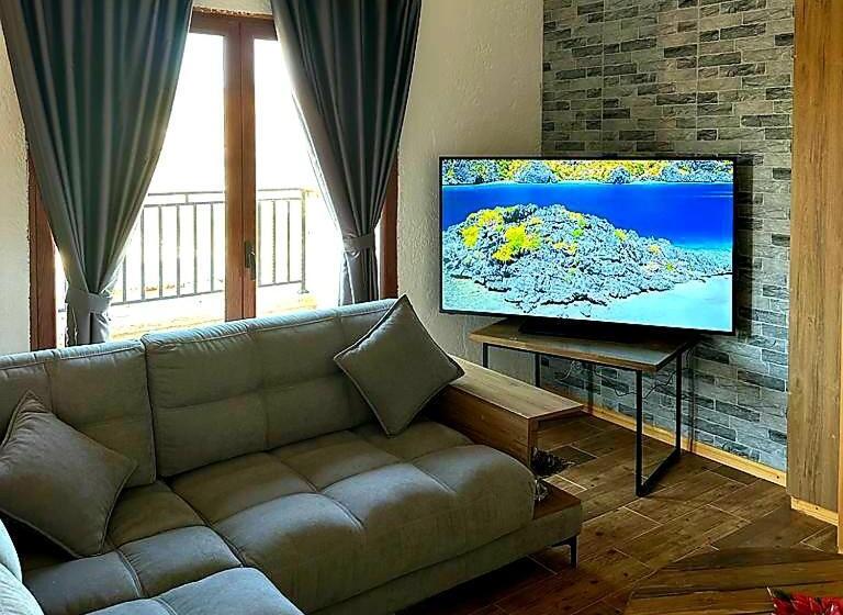 سوئیت با تخت بزرگ, Limni Resort