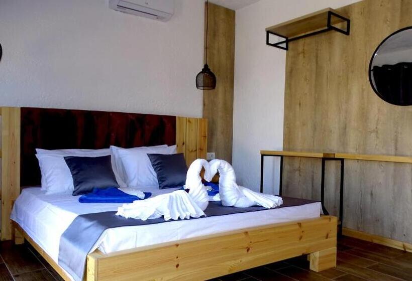 سوییت خانوادگی, Limni Resort