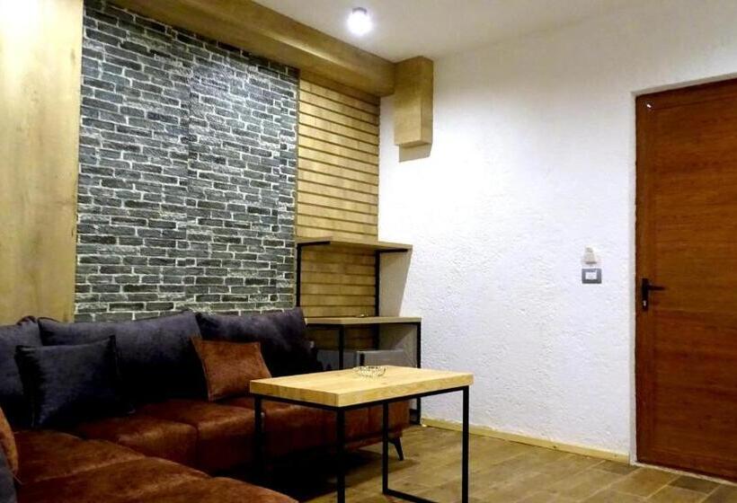 سوییت جونیور لوکس, Limni Resort