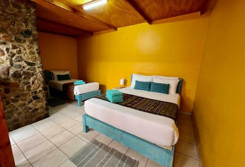 Quarto Triplo Standart, Hostal Qachi Chentura