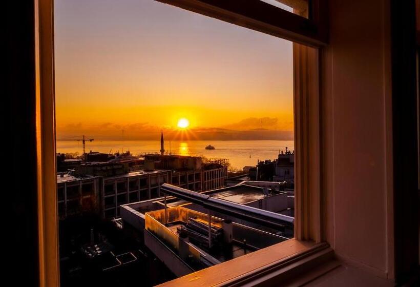 اتاق لوکس با چشم‌انداز دریا, Loop Hotel Bosphorus İstanbul