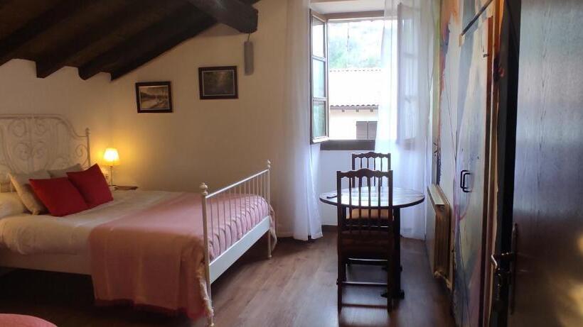 Семейный Номер, Hostal Mendaurpe