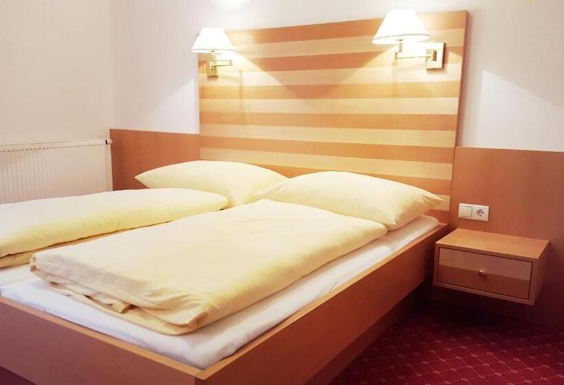 Номер Стандарт, Gasthof Hotel Zur Goldenen Krone