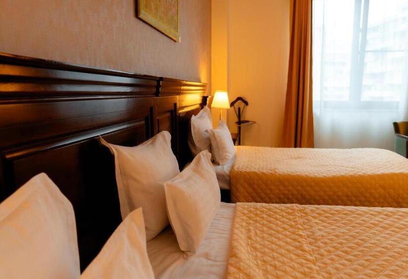 سوییت جونیور, Grand Hotel Sofianu