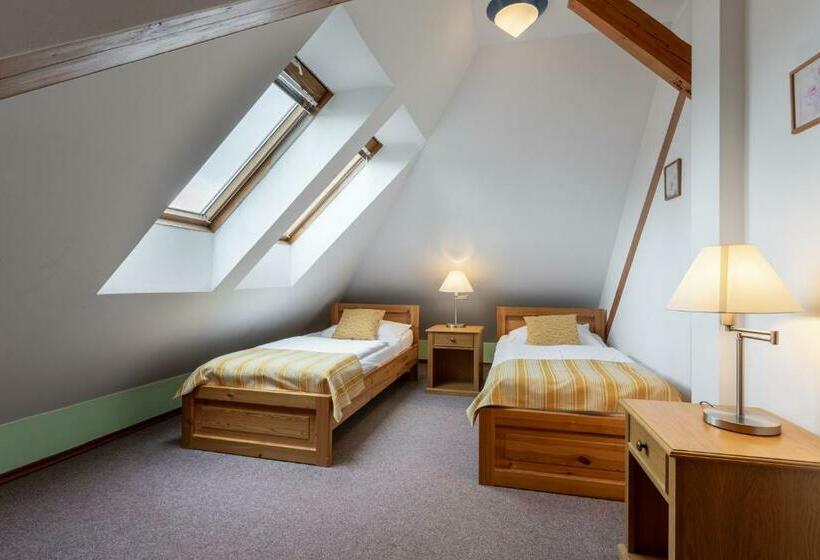 استودیوی استاندارد, Sanatorium Mariot