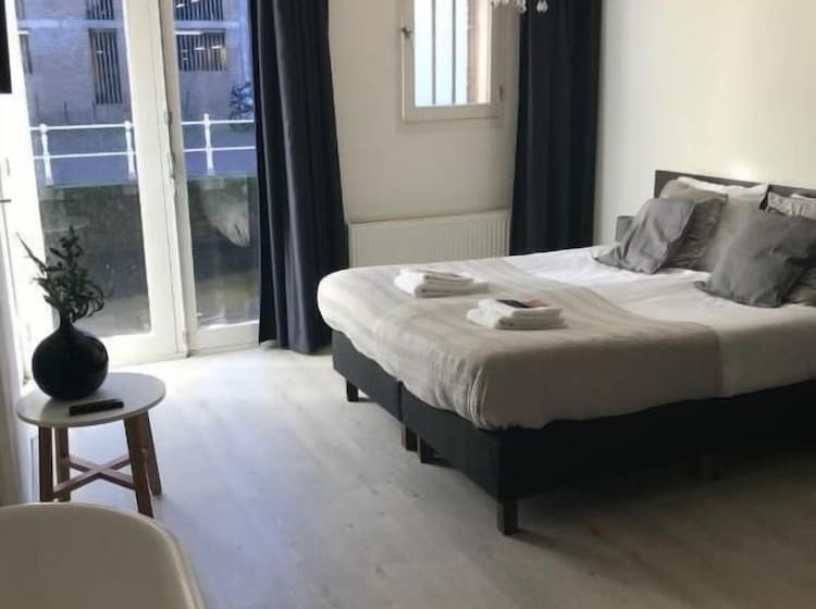 Quarto Deluxe, Kings Inn City Hostel
