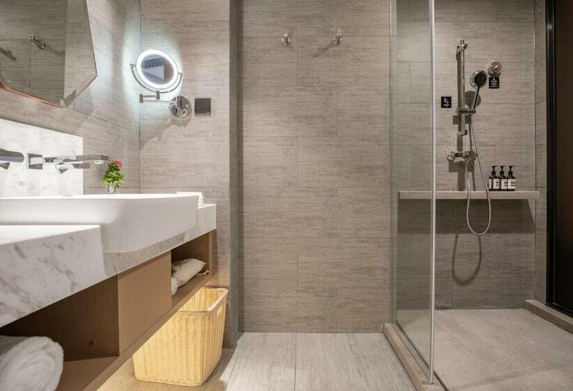 Номер Deluxe, Atour Hotel Zhongshan West Xingzhong Plaza