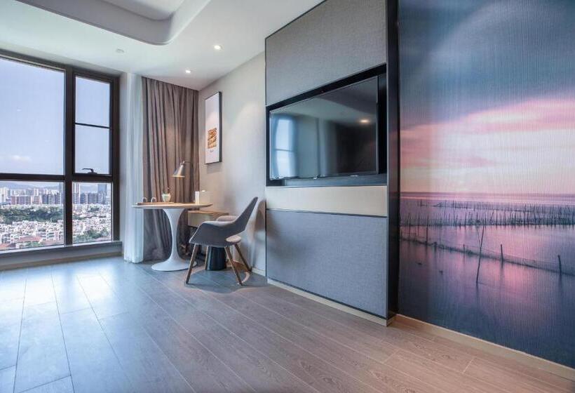 Номер Deluxe, Atour Hotel Zhongshan West Xingzhong Plaza