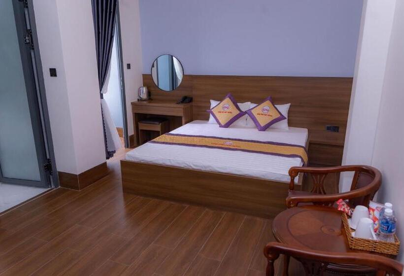 اتاق لوکس با بالکن, Khách Sạn Sớm Phú Quý   Ninh Thuận