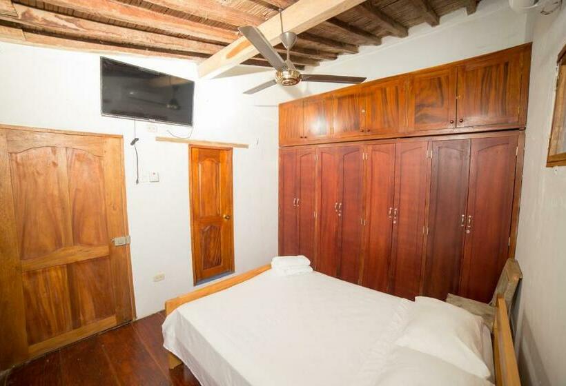Номер Стандарт, Casa Serrano   Callejón De Don Blas
