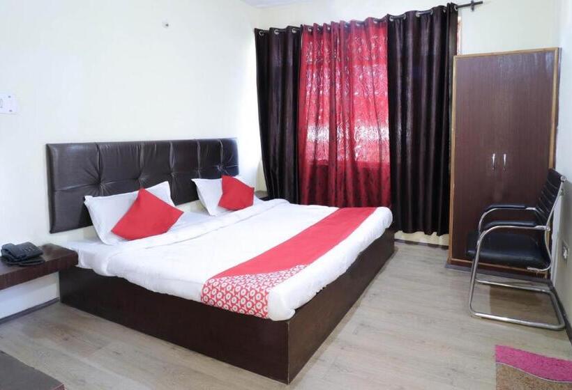 Quarto Triplo Clássico, Oyo Mnl739 Manali Villa