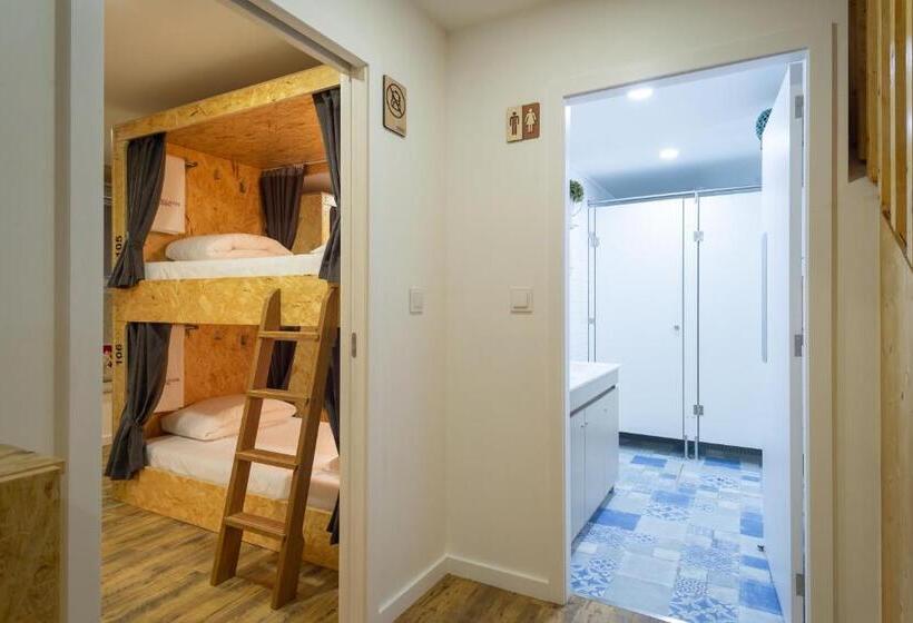 Кровать в Общей Комнате, Hostel Bulwark