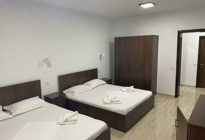 Четырехместный Номер Стандарт, Vila Regal Mamaia